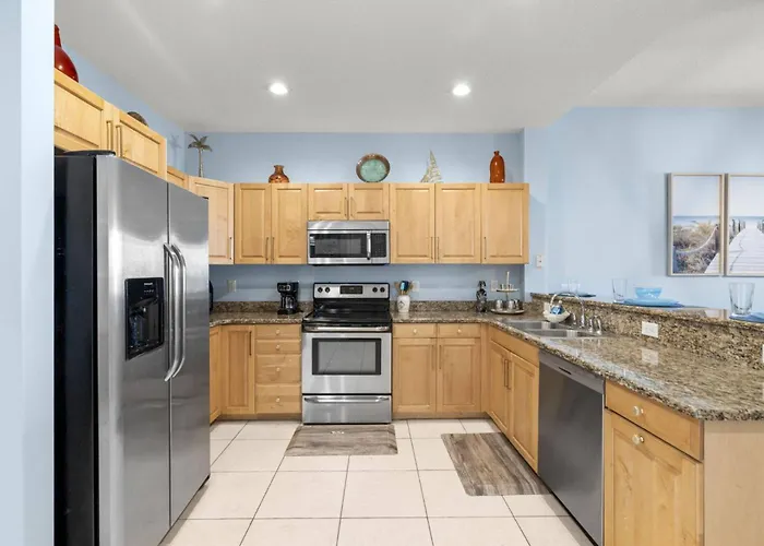 206 Harborview Grande