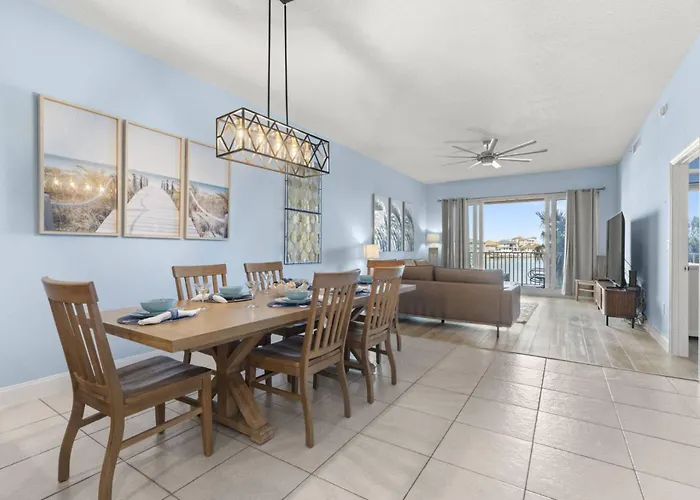 206 Harborview Grande