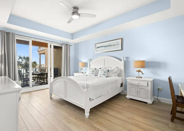 206 Harborview Grande *